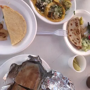 Bistek mini tacos. Cheese quesadilla. Bistek torta. Cheese quesadillas