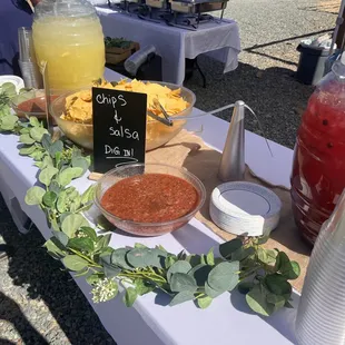 Salsa and chips