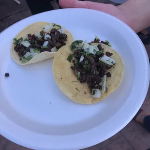 I didn&apos;t know that tacos were served with one tortilla???