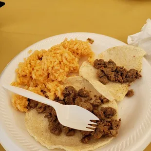 Tacos de asada, rice