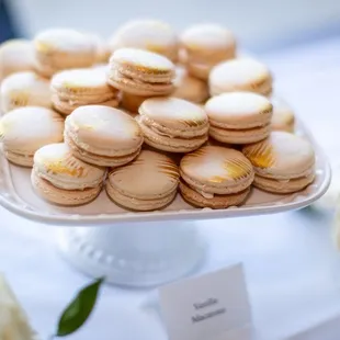 Vanilla macarons