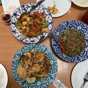 Mango Paradise, Pad Thai, and a ground pork special