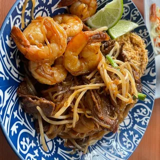 Pad Lat Nah/ House Special Noodles