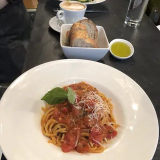 Spaghetti al Pomodoro