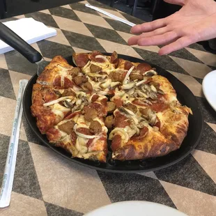Family 's Favorite Pizza