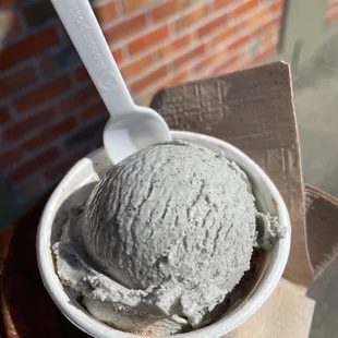 Close up - 2 Scoop Cup: black sesame seed &amp; chocolate