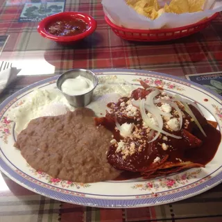 Chilaquiles Enmolados