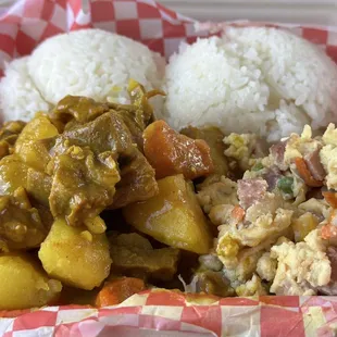 Lamb curry with rice and egg