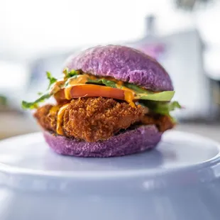 KICKEN CHICKEN BURGER!