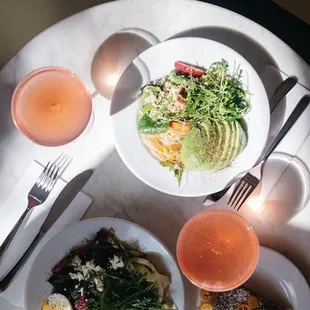 Brunch with red bay coffee