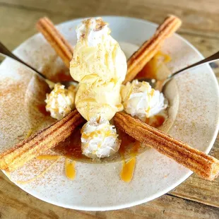 Sweets to beat the heat- the churros were so good!!! (5/5)