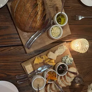 Bread service and fromage board. 10/10