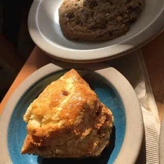 BACON, CHIVE & CHEESE SCONE