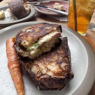 PRESSED HAM & GRUYERE SANDWICH