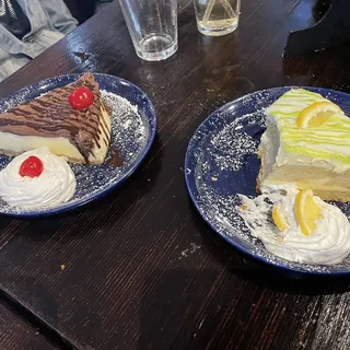 Italian Lemoncello Cake