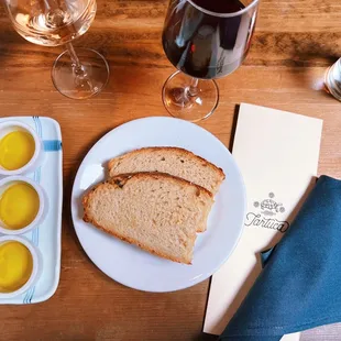 Focaccia &amp; olive oil flight