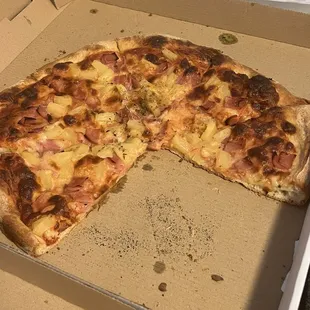 Medium Hawaiian Pizza