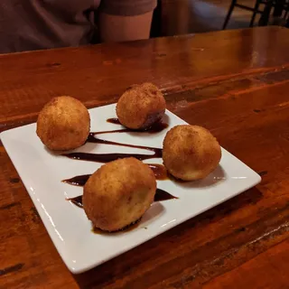 Bolas de Queso