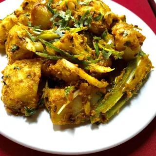 Shogo Khatsa (Aloo Dum)
