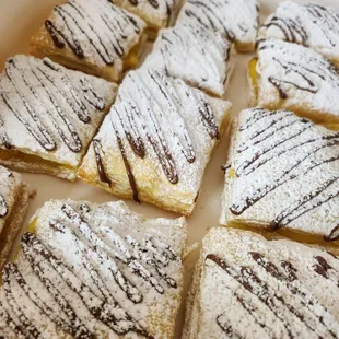 Custard snow puffies