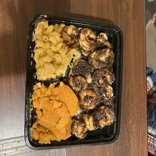 Yams that was good, Chef Trish Underwhelming Mac and Cheese, overcooked jerk shrimp and unstable rice.