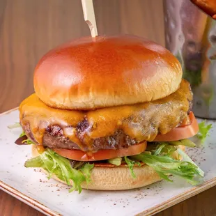 Taste Signature Burger

Angus Steak Burger, Swiss Cheese, Sauteed Onions, Bacon, Garlic Aioli, Lettuce, Tomato, Brioche Bun