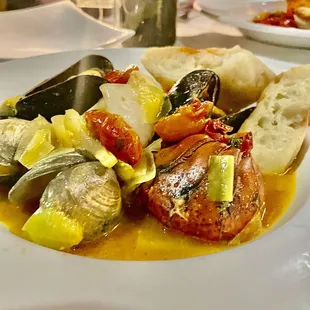 Bouillabaisse: Perfection in every way.  Balance exceeds expectations.