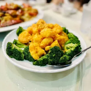 Egg yolk shrimp  with broccoli