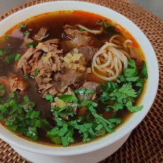 Taiwanese Sytle Braised Beef Noodle Soup