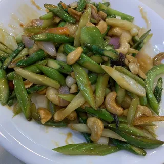 Scallops with Cashew Nuts