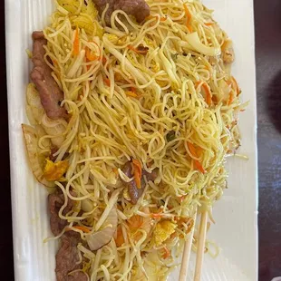 Singapore fried rice noodle.