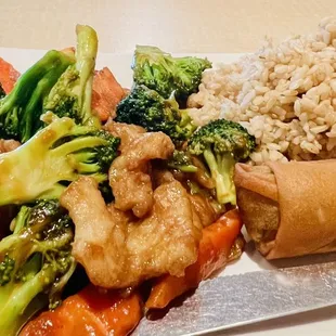 Broccoli chicken lunch special