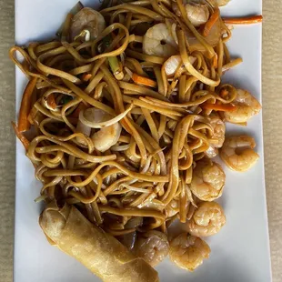 Shrimp Lo Mein Lunch