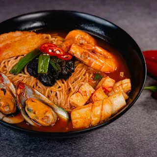 Jjamppong Seafood Noodle Soup