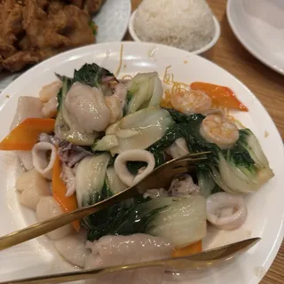 Seafood Hong Kong Crispy Noodle