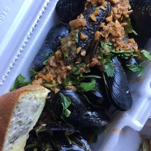 Mussels w/ Cajun garlic butta