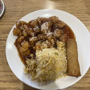 Lunch Special - H12. Sesame Chicken with Fried Rice and an eggroll