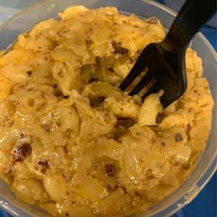 Macaroni &amp; Cheese (a bit oily)