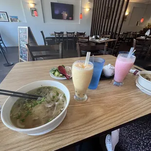 ramen and noodles, food