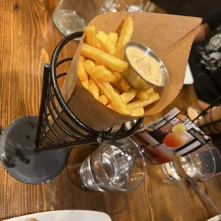 Frites with yummy dipping sauce