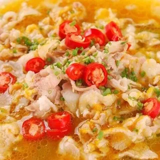 B1. Thin-Sliced Beef in Pickled Cabbage Soup