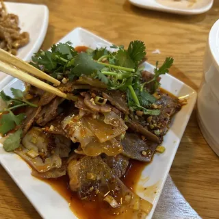 B2. Beef Tripe with Hot Sauce
