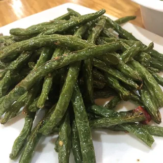 V9. Dry-Sauteed String Beans