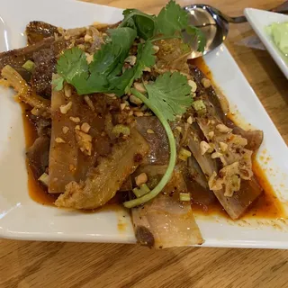 D2. Sliced Beef and Tripe in Hot Chili Oil