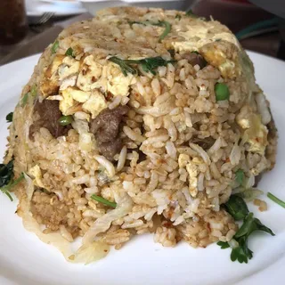 401 Chengdu Beef Fried Rice 401 特色成都牛肉炒饭