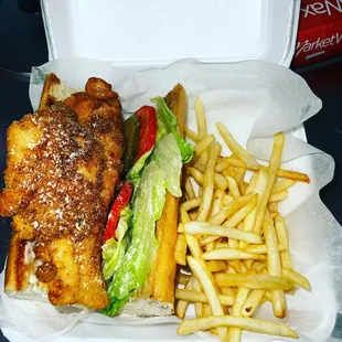 Catfish Po&apos;boy