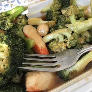 This is supposedly Seafood Delight. It's just shrimp and some fake crab.