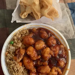 General Tso's Chicken (extra spicy) and crab rangoon