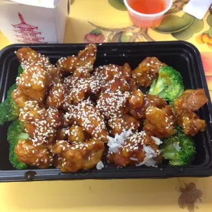 food, chicken wings and fried chicken