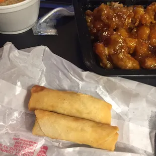 Vegetable Egg Roll - very small, not appetizing